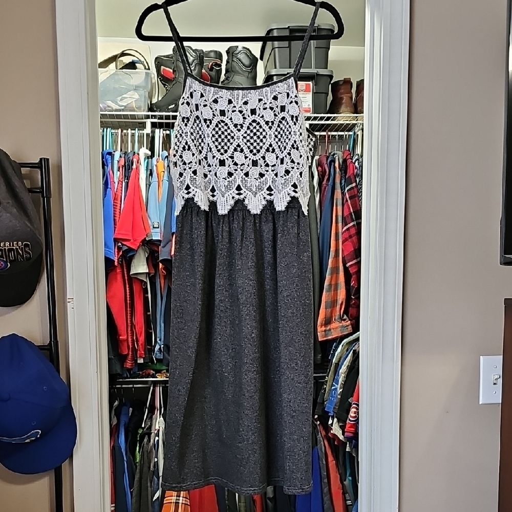 Paulie Charcoal Gray and White Crochet Sleeveless Dress Size 12